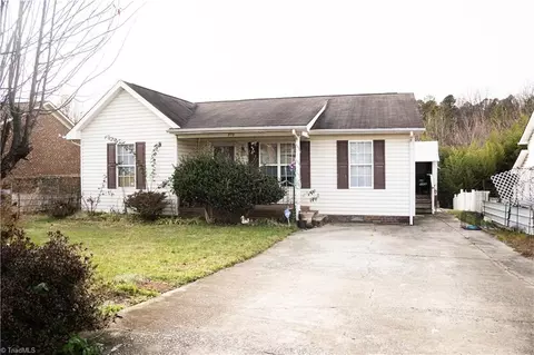 515 Warbler Ct, High Point, NC 27260