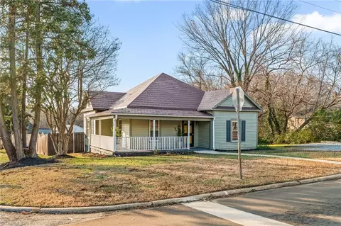 200 Winston St, Thomasville, NC 27360