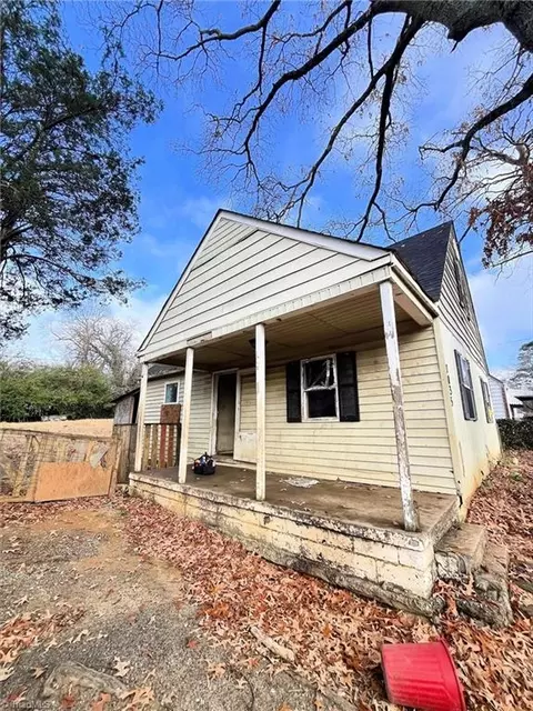 1035 Louise Rd, Winston Salem, NC 27107