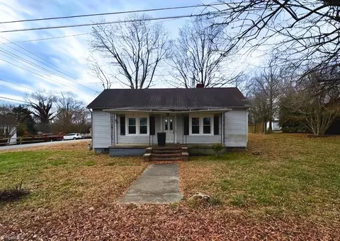 309 Hollingsworth St, Eden, NC 27288