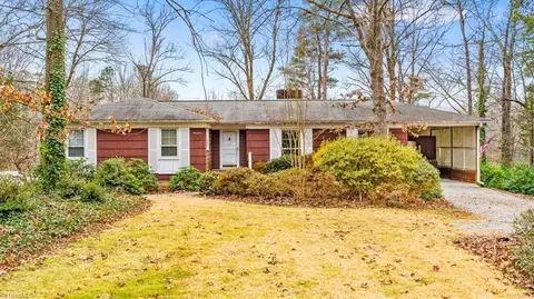 28 Forest Lake Cir, Greensboro, NC 27407