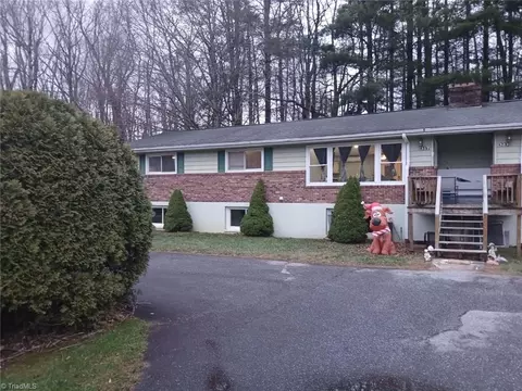 317 Ashe Park Rd, Jefferson, NC 28640