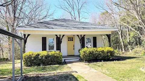 515 Butler St, Pilot Mountain, NC 27041