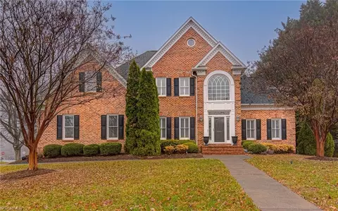 5241 Cedarwood Creek Dr, Winston Salem, NC 27104