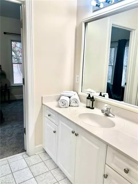 Bath - 2500 Midview Dr, High Point, NC 27265 photo 3 of 3