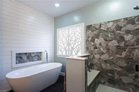 Bath - 2500 Midview Dr, High Point, NC 27265 photo 1 of 3
