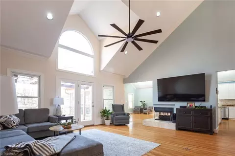 Living - 2500 Midview Dr, High Point, NC 27265 photo 2 of 6