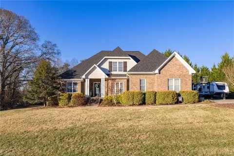139 Lord Godolphins Pl, Madison, NC 27025