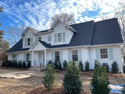 2307 Market St W, Greensboro, NC 27403