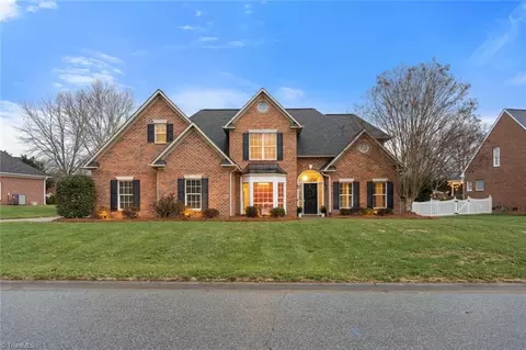 117 Oak Leaf Ln, Lewisville, NC 27023
