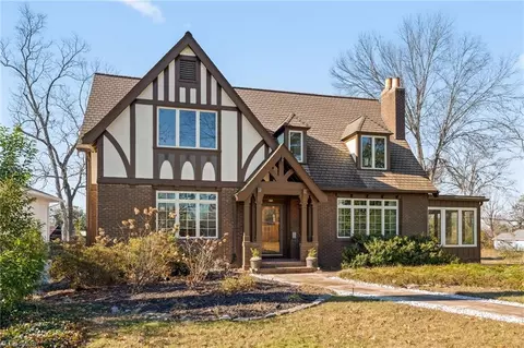 504 Emerywood Dr, High Point, NC 27262