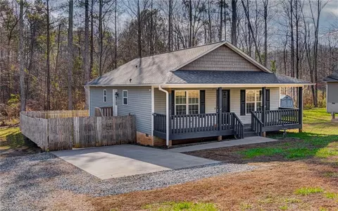 325 Kaye Dr, Lexington, NC 27292