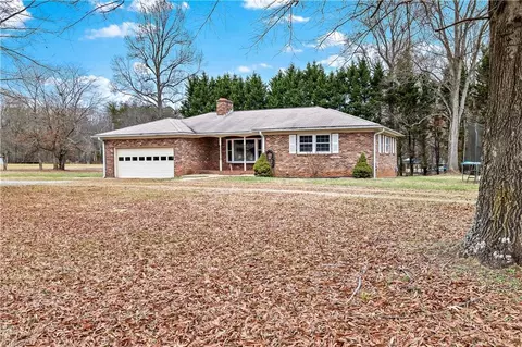 508 Maverick Rd, Kernersville, NC 27284
