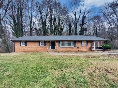 4555 Old Town Dr, Winston Salem, NC 27106
