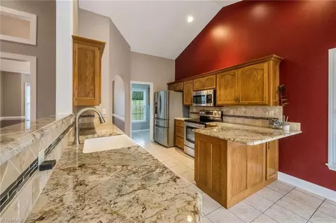171 Mountain Meadows Ln, Purlear, NC 28665 photo 5