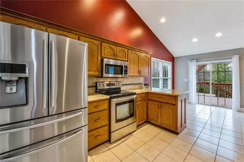171 Mountain Meadows Ln, Purlear, NC 28665 photo 9