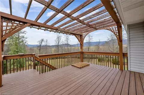 171 Mountain Meadows Ln, Purlear, NC 28665 photo 36