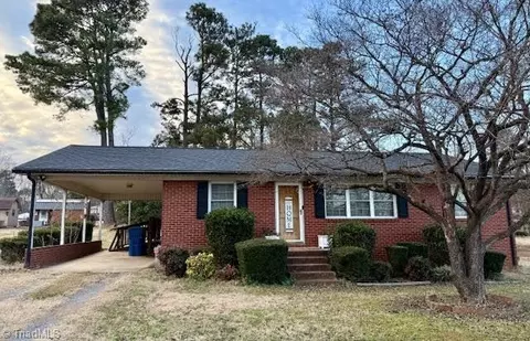 159 Elizabeth St, Ramseur, NC 27316