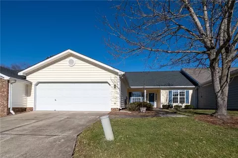 3973 Cobblestone Bend Dr, High Point, NC 27265