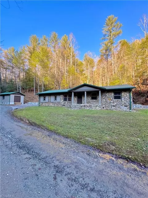 12716 Us Highway 421 W, Purlear, NC 28665 photo 2