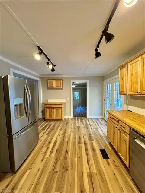12716 Us Highway 421 W, Purlear, NC 28665 photo 19