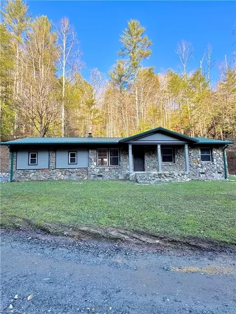 12716 Us Highway 421 W, Purlear, NC 28665 photo 3