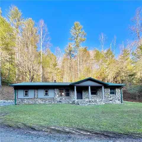 12716 Us Highway 421 W, Purlear, NC 28665