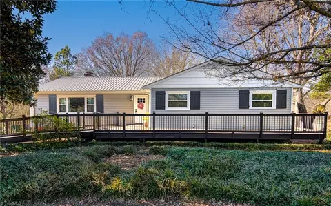 2510 Lakeshore Dr, Greensboro, NC 27407