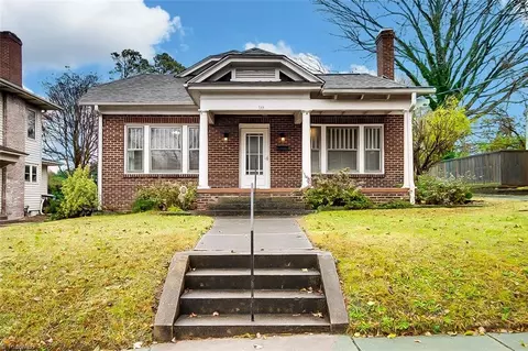 711 Mayflower Dr, Greensboro, NC 27403