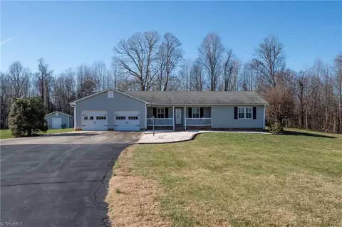 1505 Varnie Rd, Yadkinville, NC 27055