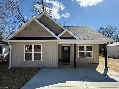 1412 R C Baldwin Ave, High Point, NC 27260