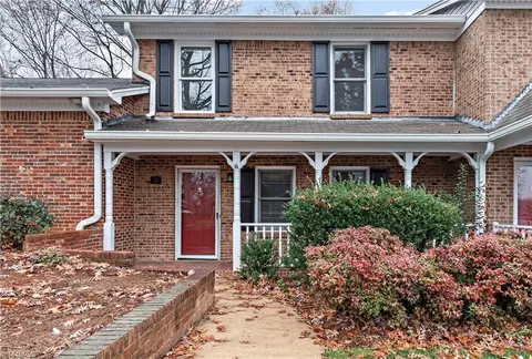 28 Brandy Ct, Greensboro, NC 27409