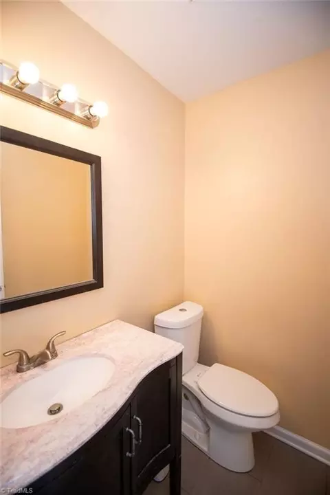 Bath - 2218 Shadow Valley Rd, High Point, NC 27265 photo 2 of 7