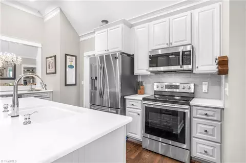 Kitchen - 117 Linden Pl, Bermuda Run, NC 27006 photo 3 of 4