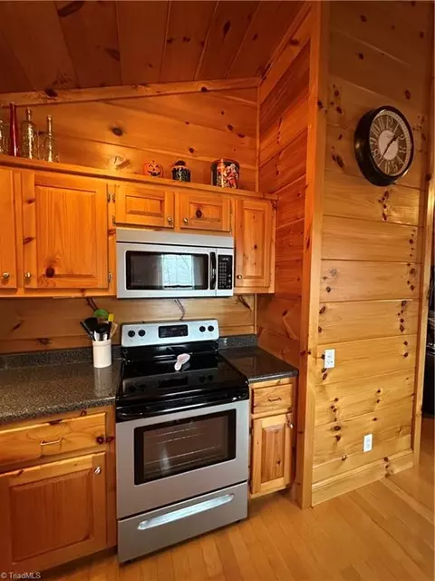 Kitchen - 389 Current Loop, Hillsville, VA 24343 photo 2 of 3