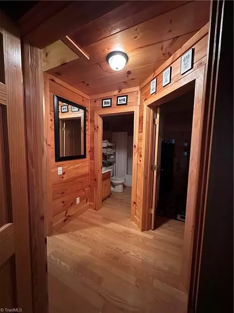 Entry Way - 389 Current Loop, Hillsville, VA 24343 photo 1 of 3