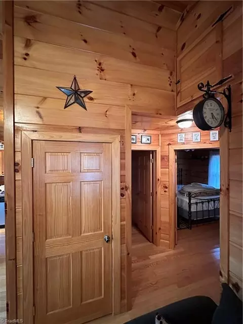 Entry Way - 389 Current Loop, Hillsville, VA 24343 photo 2 of 3