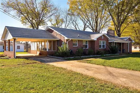 3912 Courtney Huntsville Rd, Yadkinville, NC 27055