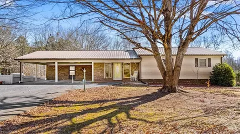 294 Farmbrook Dr, Denton, NC 27239
