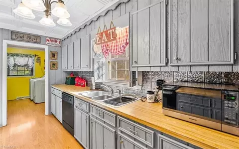 Kitchen - 294 Farmbrook Dr, Denton, NC 27239 photo 4 of 5