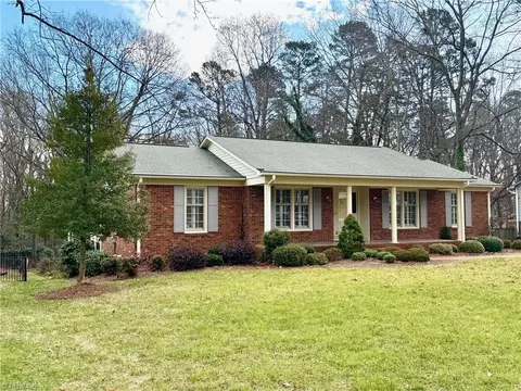3218 Rolling Rd, High Point, NC 27265