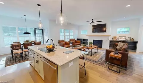 2742 Zuni Ct, Winston Salem, NC 27106