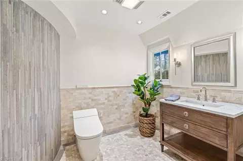 Bath - 208 Shadow Valley Rd, High Point, NC 27262 photo 10 of 12