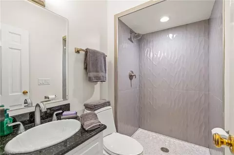 Bath - 208 Shadow Valley Rd, High Point, NC 27262 photo 2 of 12