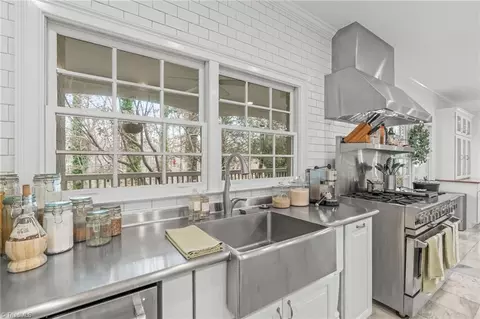 Kitchen - 208 Shadow Valley Rd, High Point, NC 27262 photo 3 of 4