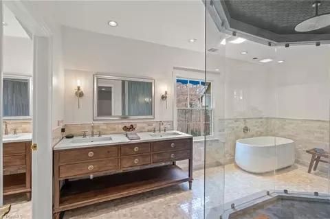 Bath - 208 Shadow Valley Rd, High Point, NC 27262 photo 5 of 12