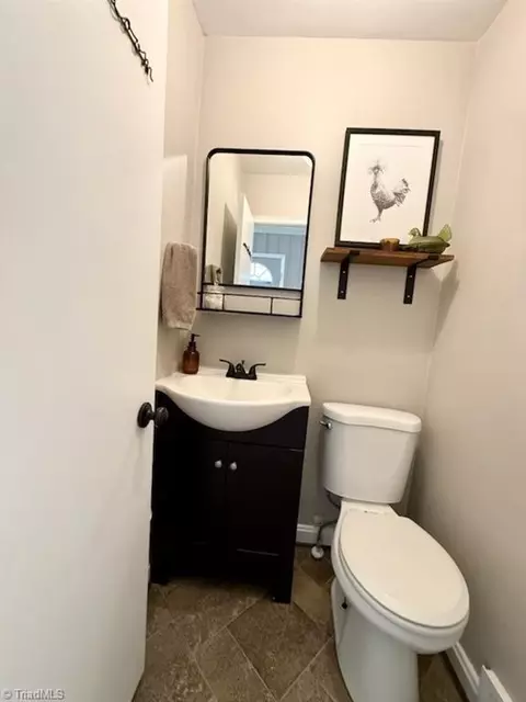 Bath - 707 Rockspring Rd, High Point, NC 27262 photo 2 of 2