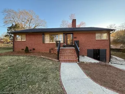 707 Rockspring Rd, High Point, NC 27262