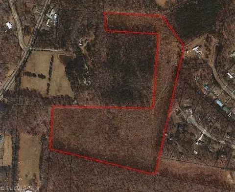 351 Sable Ln, Thomasville, NC 27360