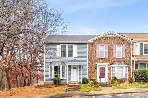 905 Shelby Dr, Greensboro, NC 27409